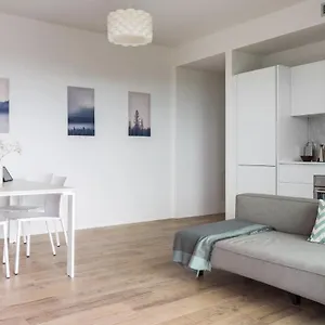 Joivy Uptown Flats With Balcony, Good Connection To Centre Appartamento